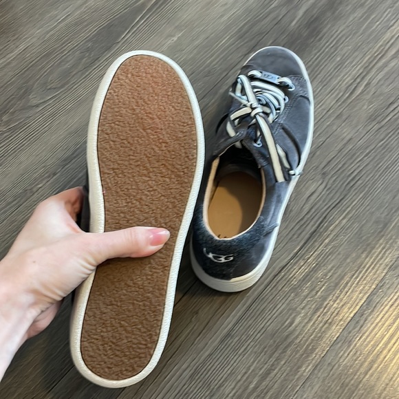 UGG Milo suede lace up like NEW no box - Picture 5 of 5